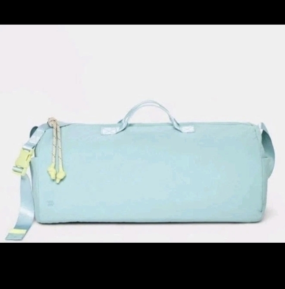NWT All in Motion Duffel Bag TEAL Gym Weekender W/ SHOULDER STRAP 10" X 20" - Picture 2 of 5